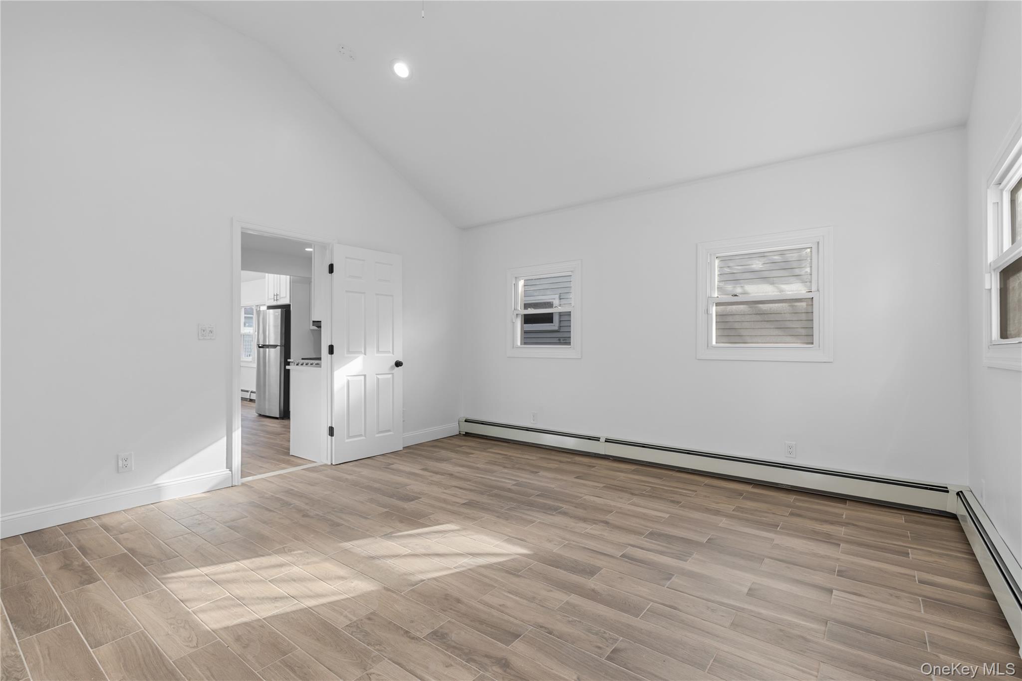 #11 photo, 75 Wisconsin Street, מחוז נסאו Long Beach , NY 11561