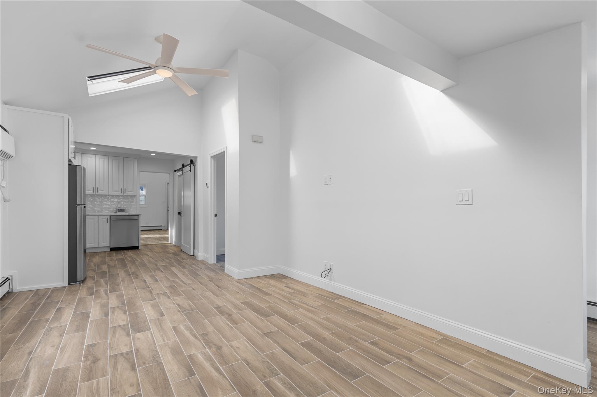 #13 photo, 75 Wisconsin Street, מחוז נסאו Long Beach , NY 11561