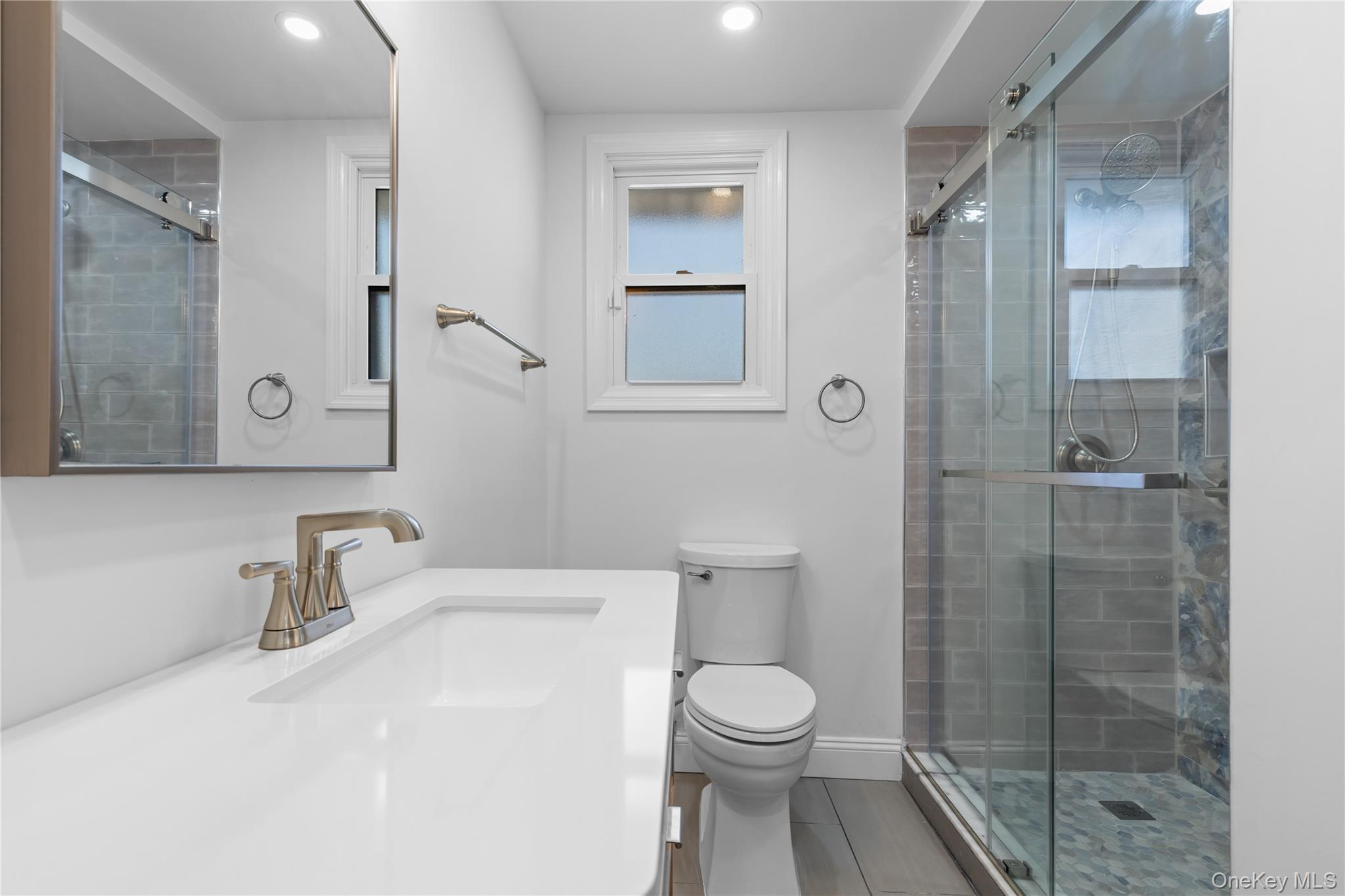 #17 photo, 75 Wisconsin Street, מחוז נסאו Long Beach , NY 11561