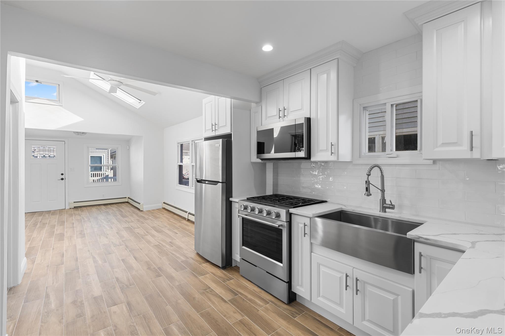 #5 photo, 75 Wisconsin Street, מחוז נסאו Long Beach , NY 11561