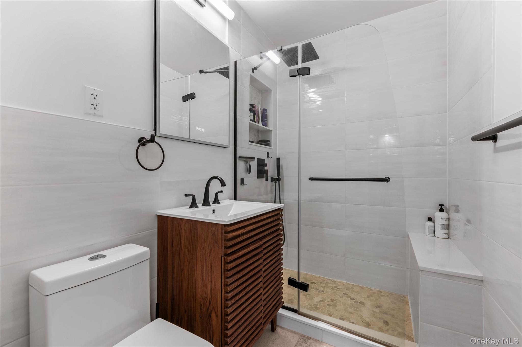 #11 photo, 17-85 215, קווינס Bayside , NY 11360