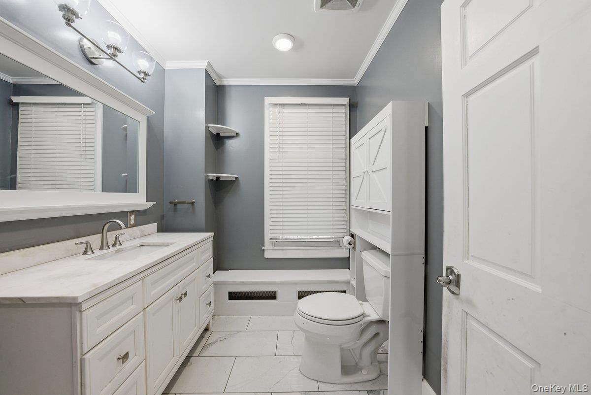 #17 photo, 340 East 235th Street, Bronx , NY 10470