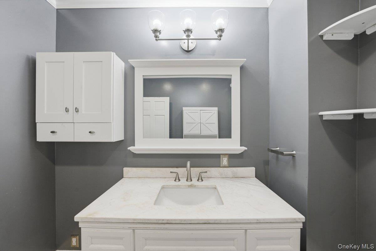 #18 photo, 340 East 235th Street, Bronx , NY 10470