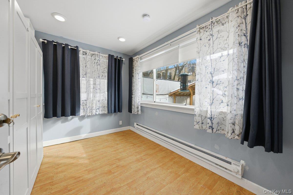 #19 photo, 340 East 235th Street, Bronx , NY 10470