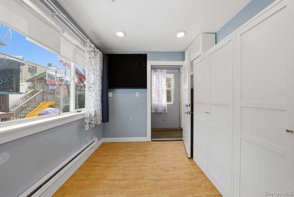 #20 photo, 340 East 235th Street, Bronx , NY 10470