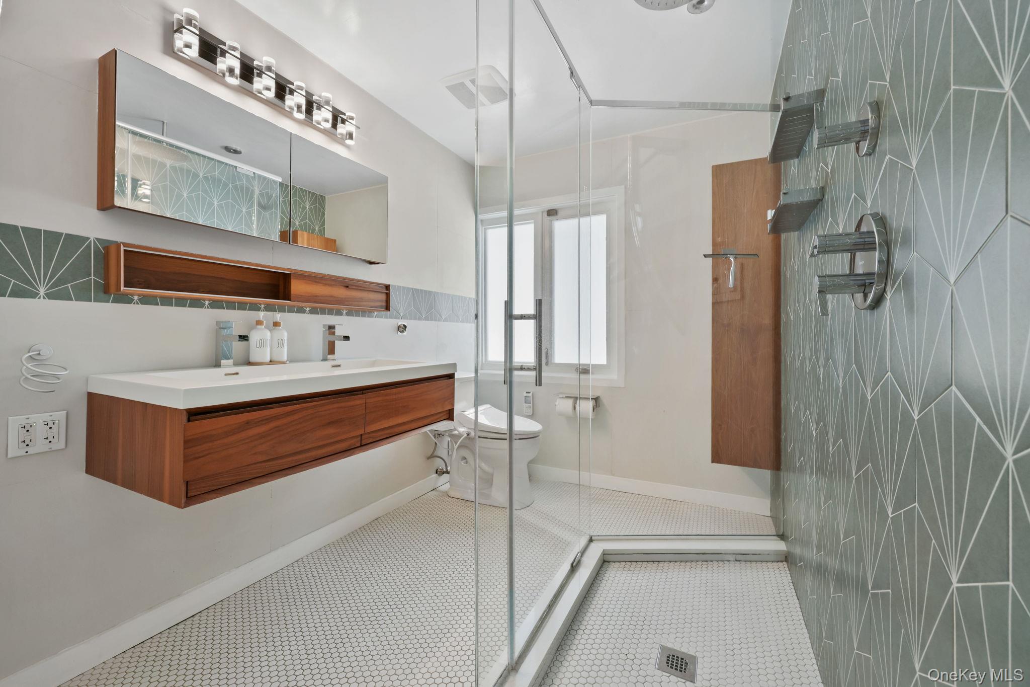 #16 photo, 10 Lincoln Road, Scarsdale , NY 10583