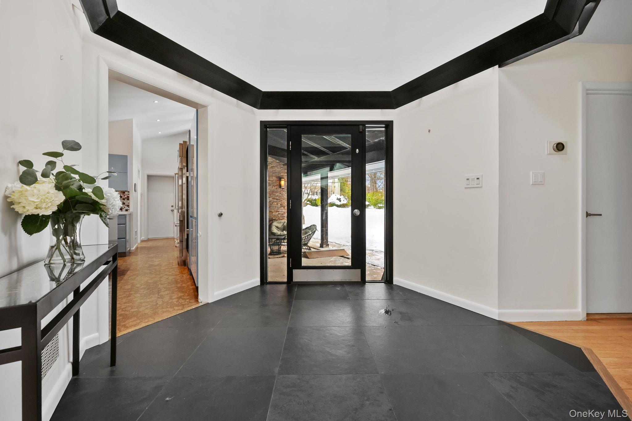 #3 photo, 10 Lincoln Road, Scarsdale , NY 10583