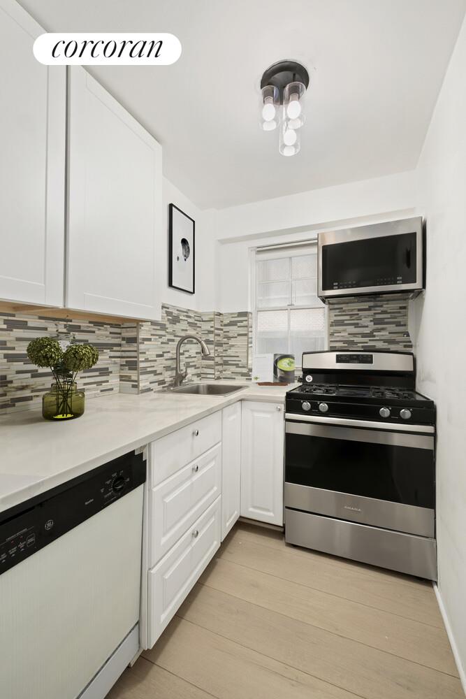 #6 photo, 321 E 48TH Street, 曼哈顿 Turtle Bay , NY 10017