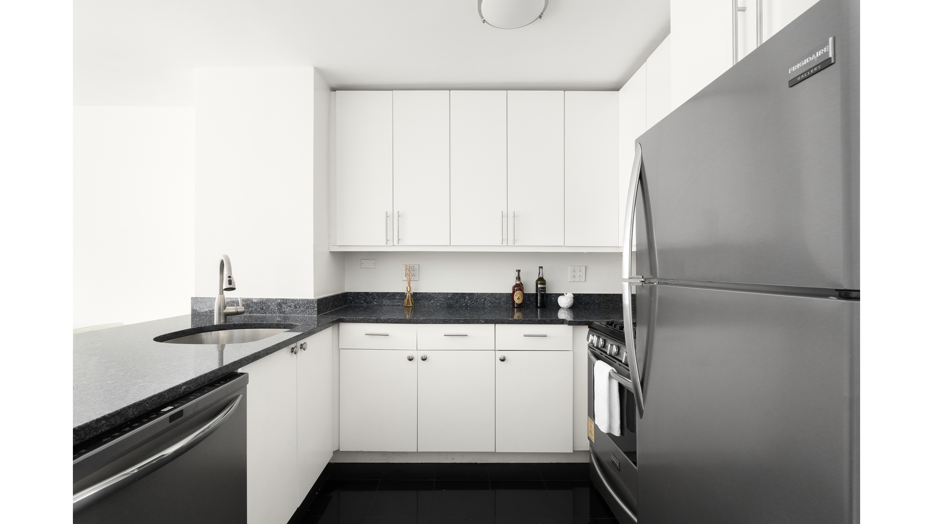 #6 photo, 45 W 67TH Street, Lincoln Square , NY 10023