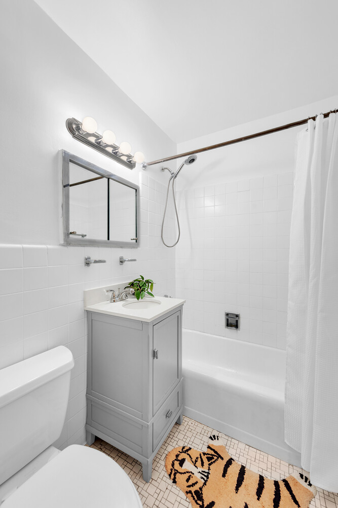 #4 photo, 345 E 52ND Street, מנהטן Turtle Bay , NY 10022