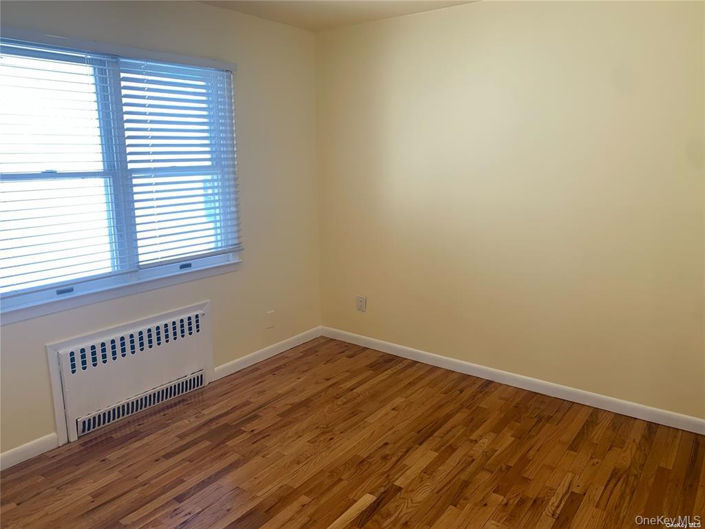 #6 photo, 8 Hickory Road, Port Washington , NY 11050