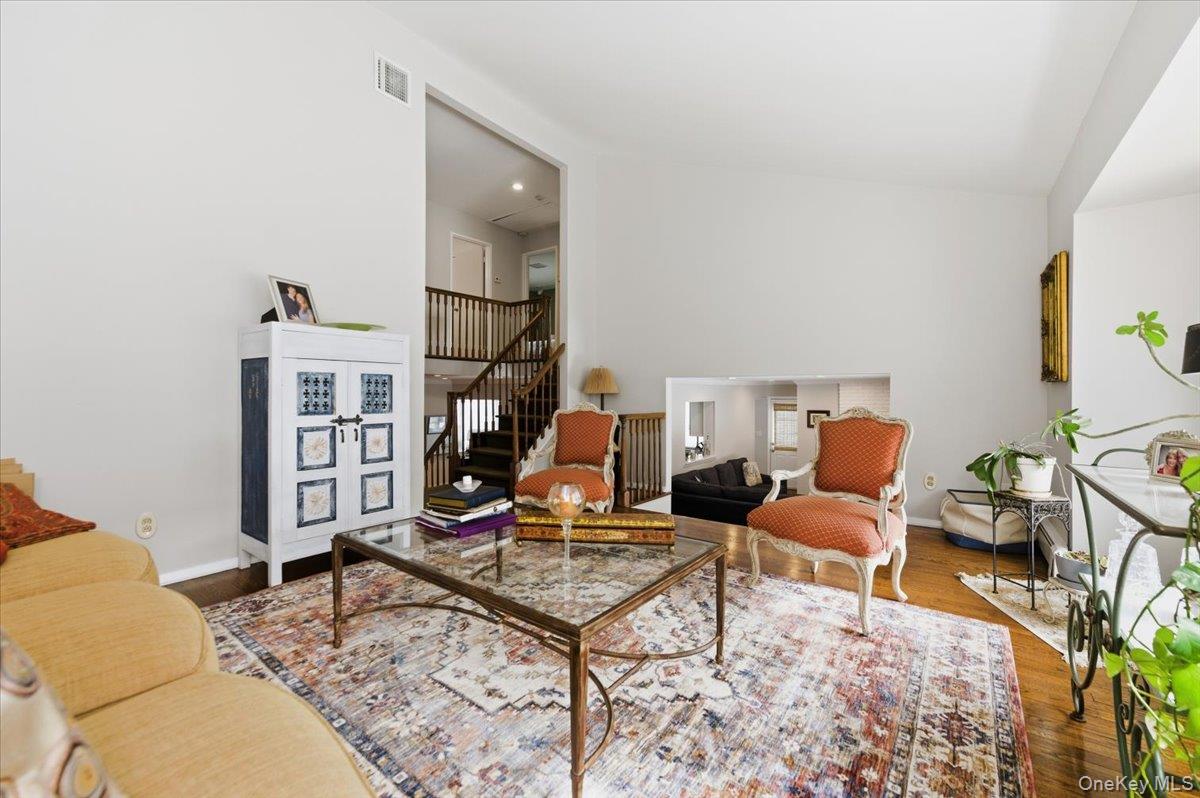 #5 photo, 974 Mildred Drive, नासाउ काउंटी Baldwin , NY 11510