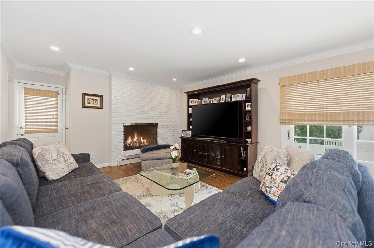 #8 photo, 974 Mildred Drive, नासाउ काउंटी Baldwin , NY 11510