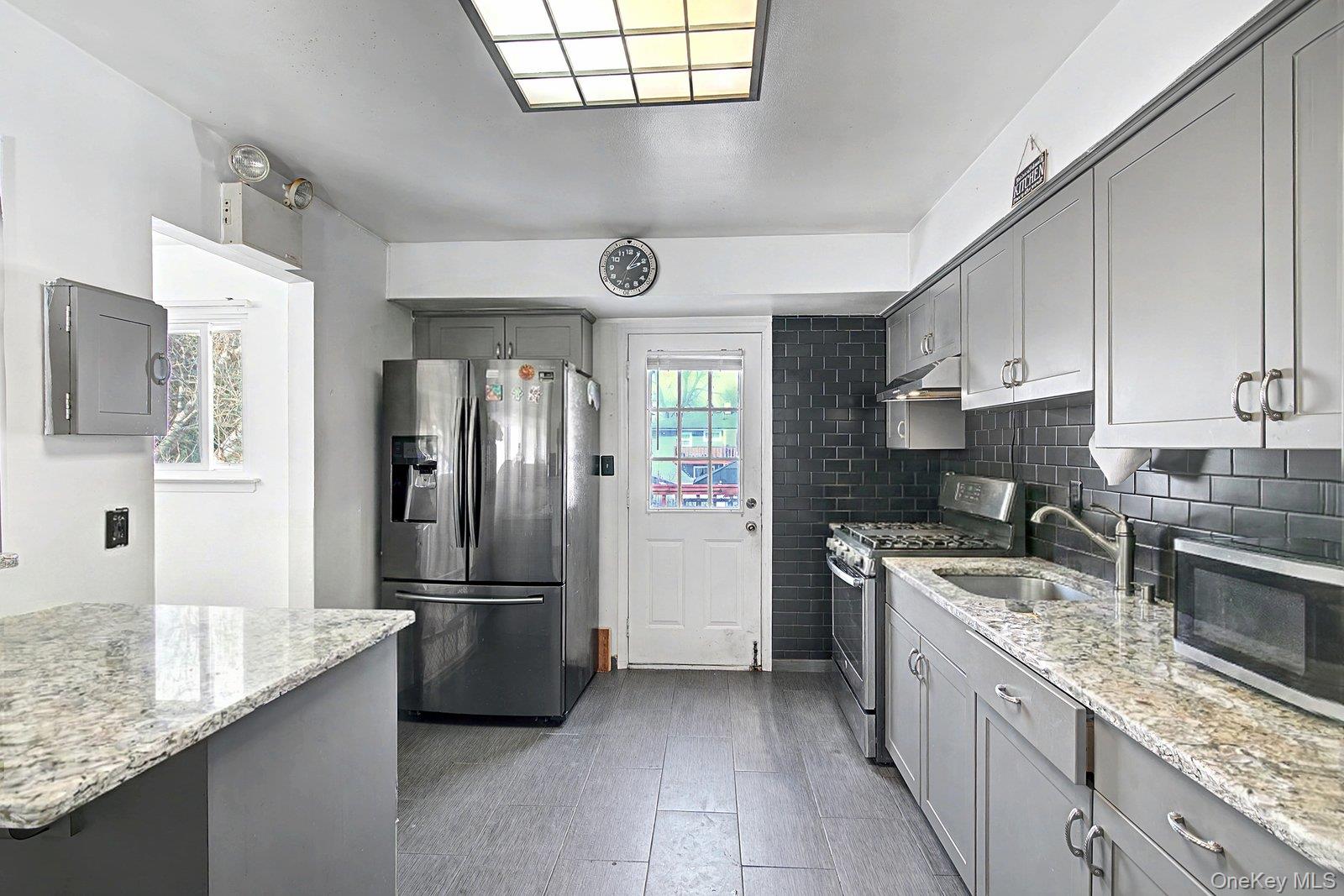 #7 photo, 23 Frank Street, Brentwood , NY 11717