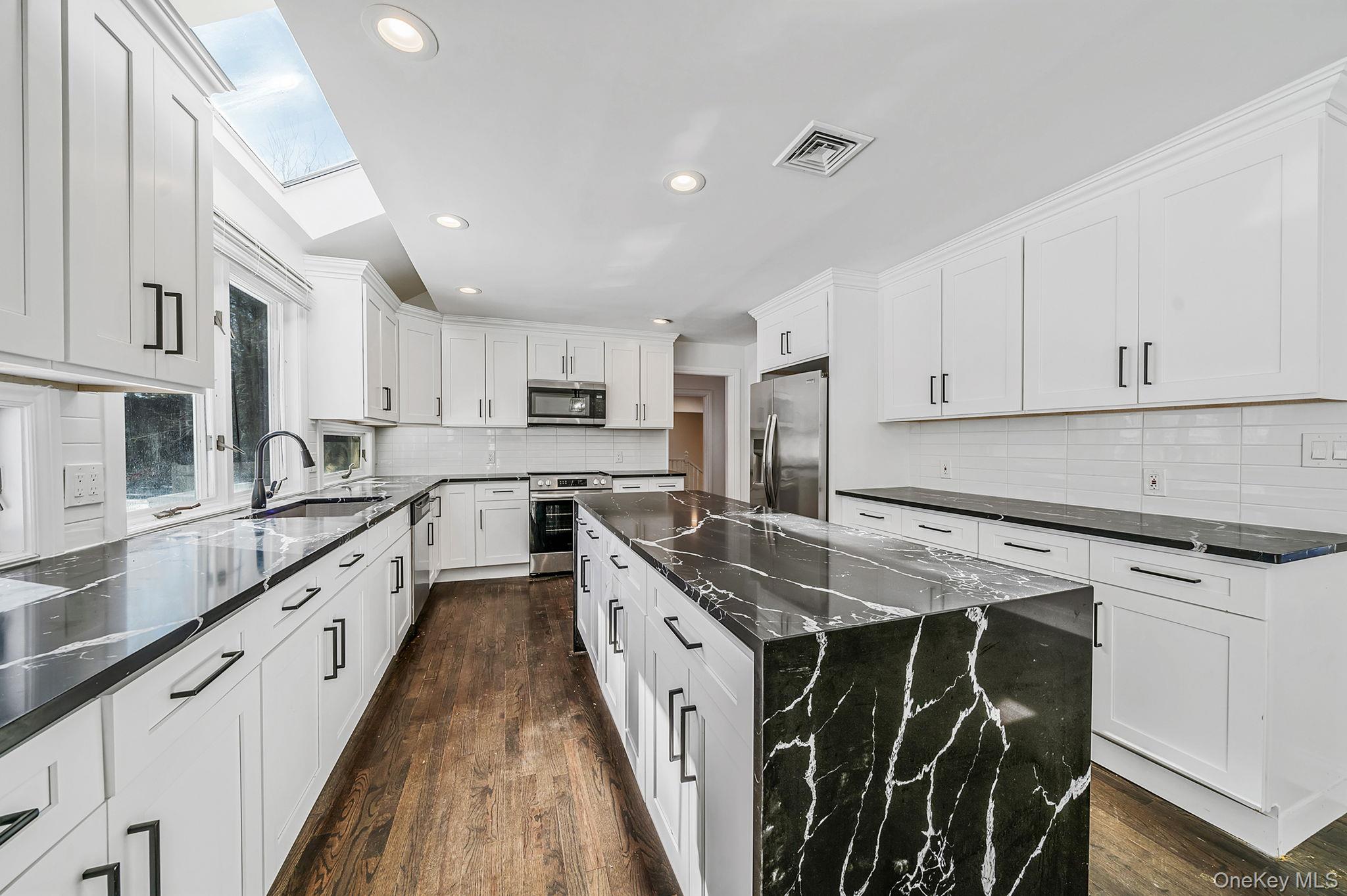 #17 photo, 1944 Wading River Manor Road, Wading River , NY 11792