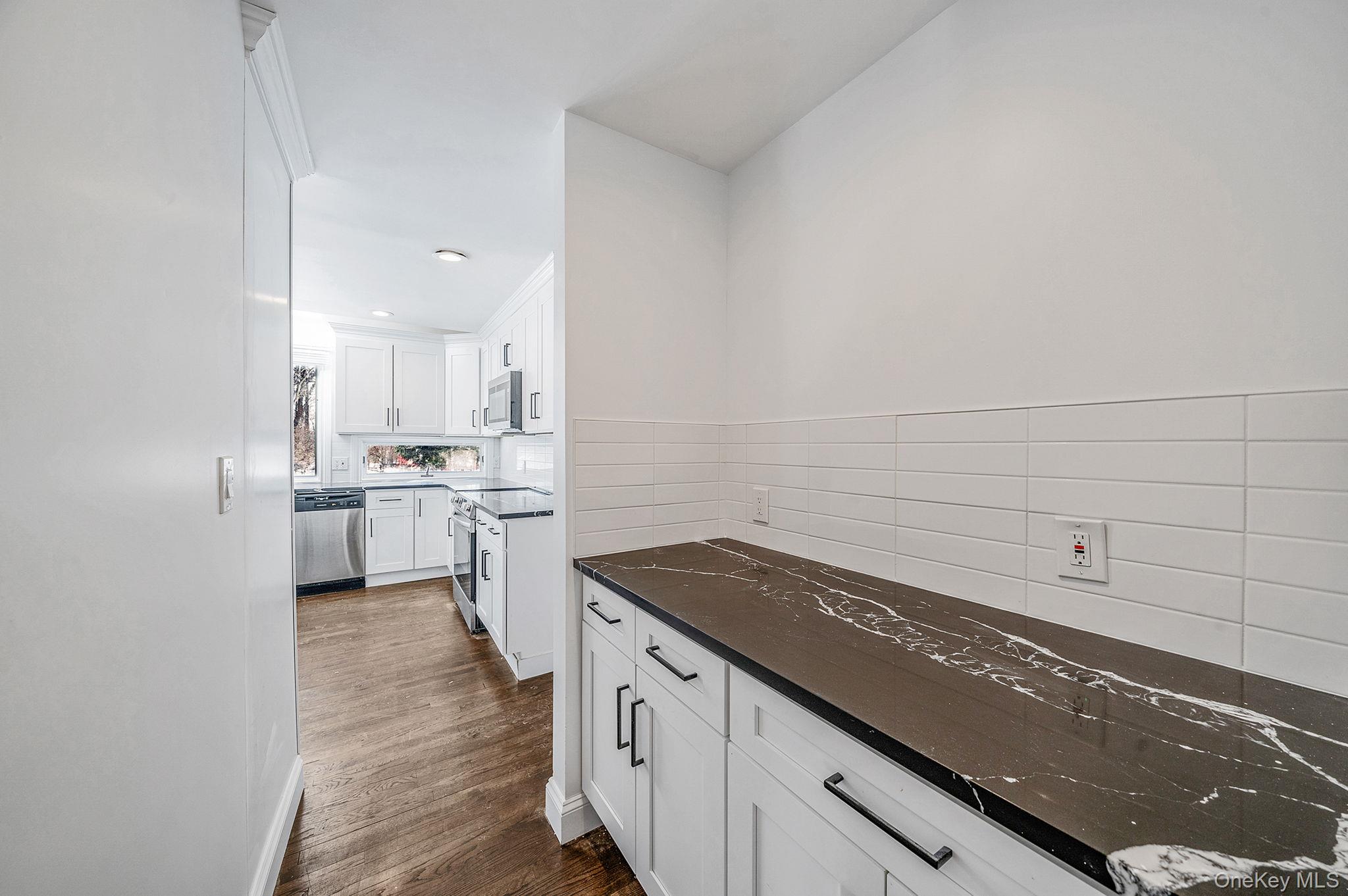 #19 photo, 1944 Wading River Manor Road, Wading River , NY 11792