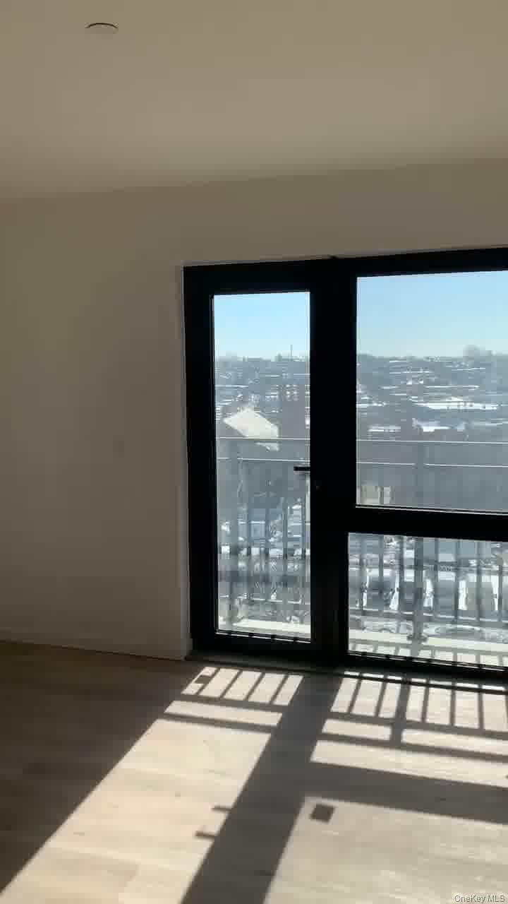 #6 photo, 7040 45th ave, कुईंस Woodside , NY 11377