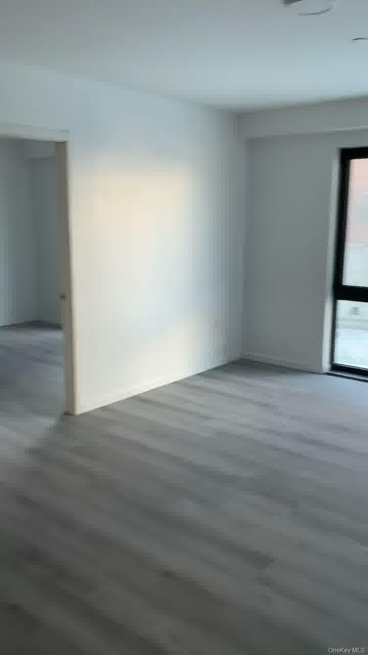 #3 photo, 7040 45th ave, कुईंस Woodside , NY 11377