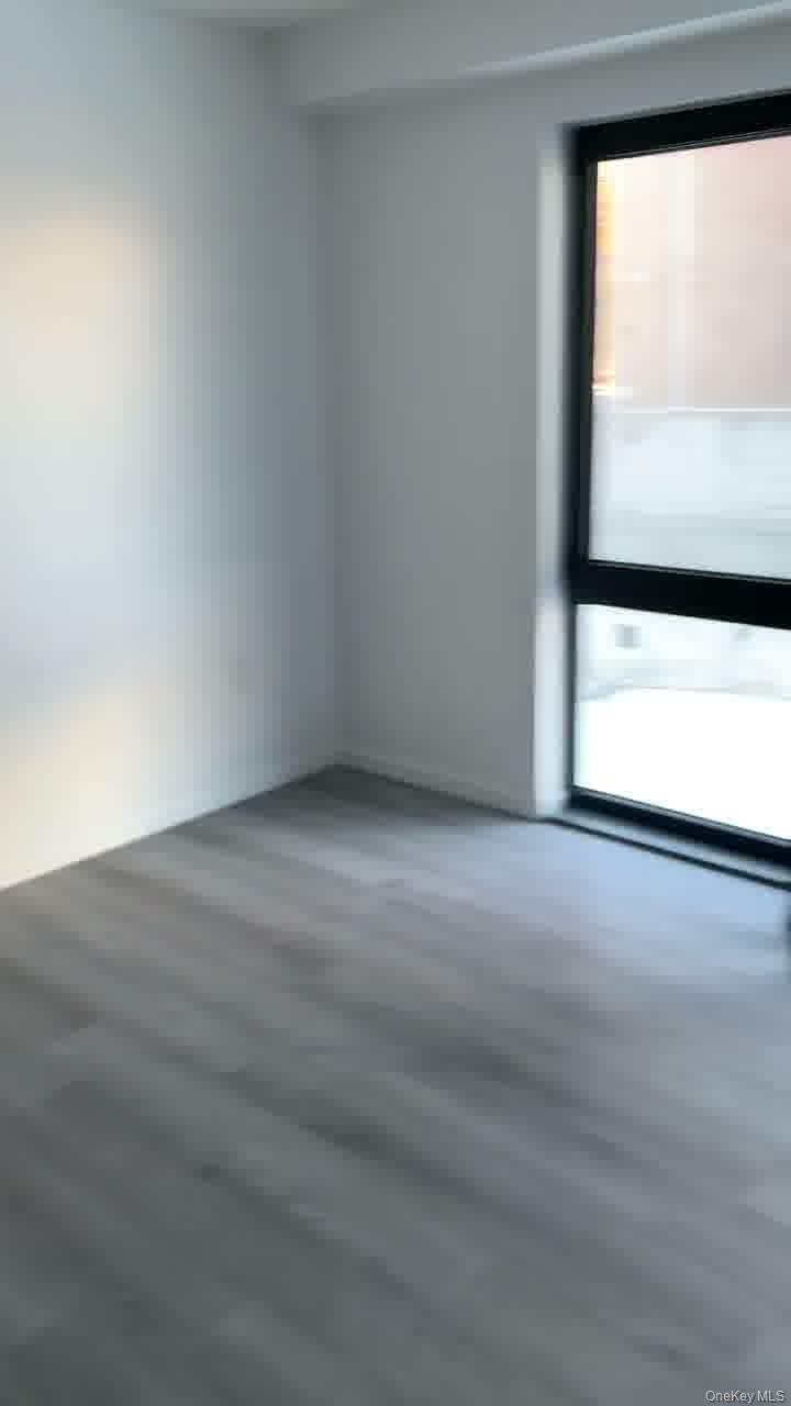 #4 photo, 7040 45th ave, कुईंस Woodside , NY 11377