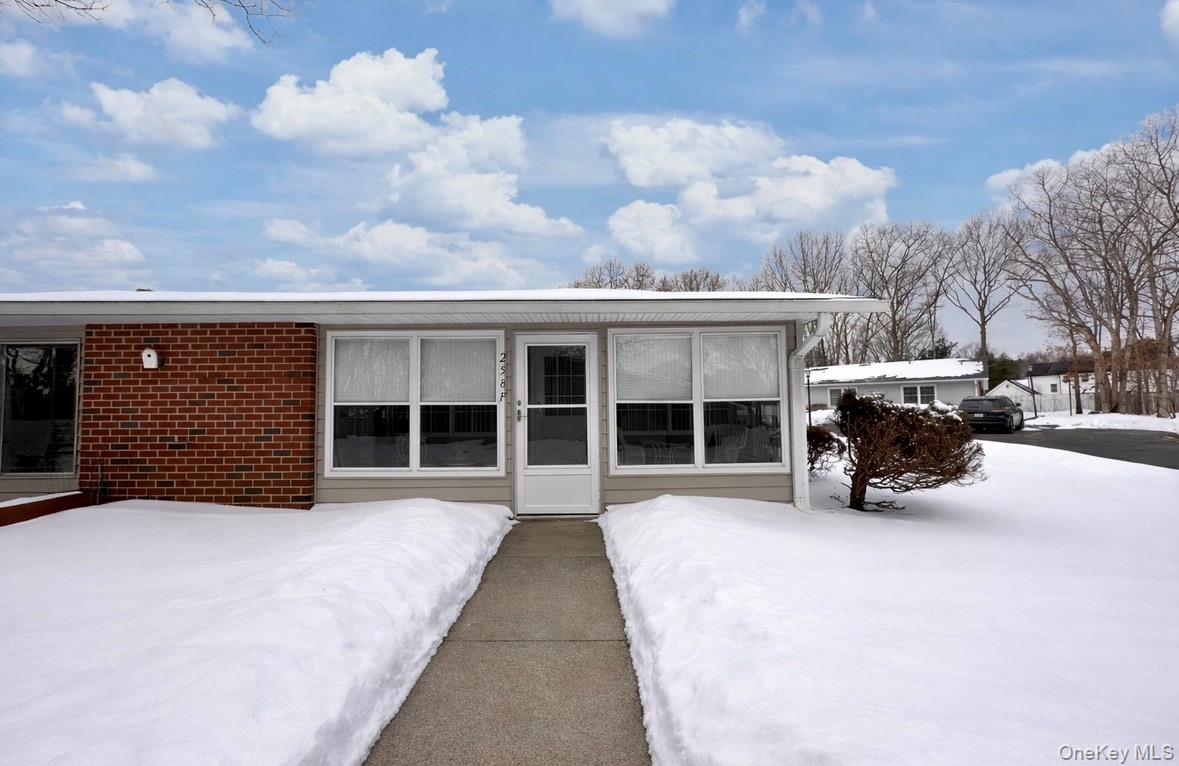 #1 photo, 258 Newcastle Court, Ridge , NY 11961