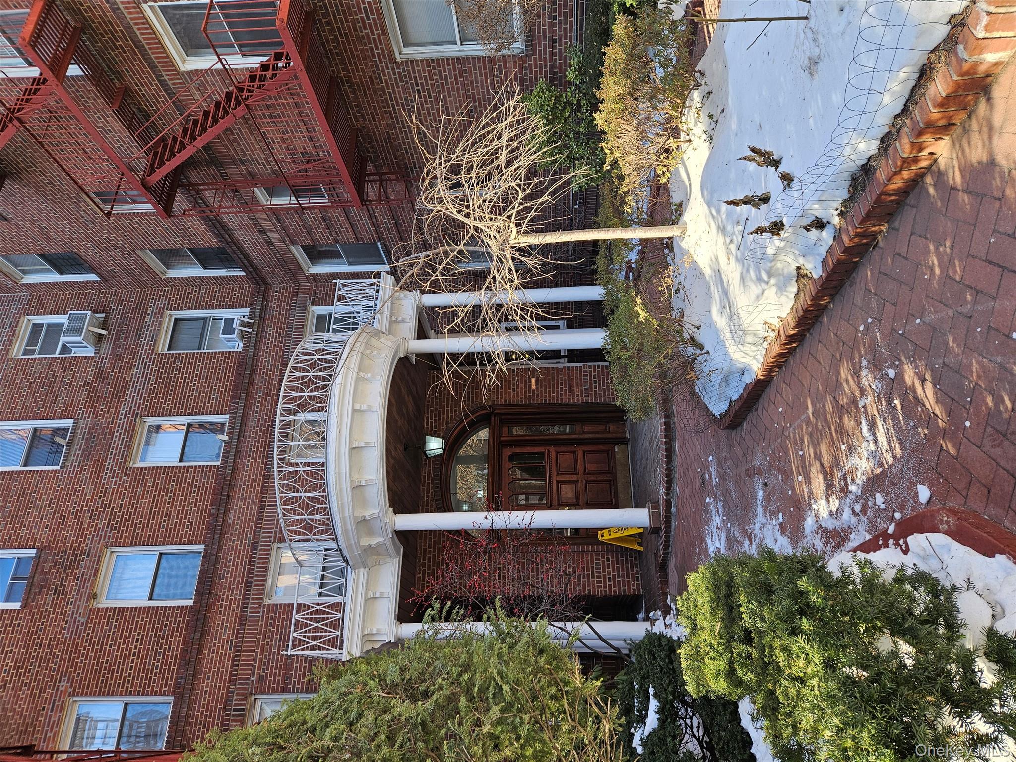 #1 photo, 111-39 76th Road, Куинс ‖ Forest Hills , NY 11375