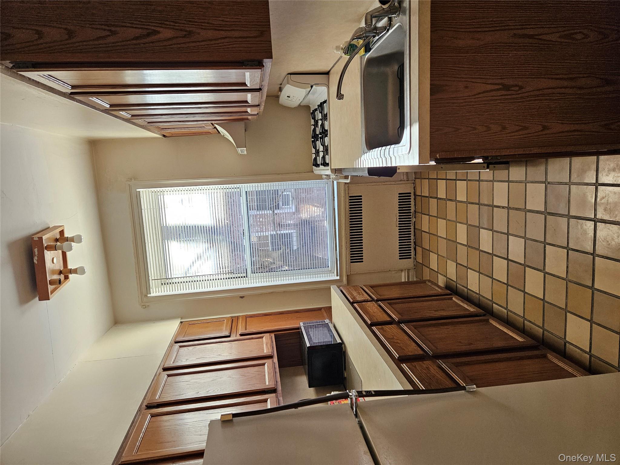 #8 photo, 111-39 76th Road, Куинс ‖ Forest Hills , NY 11375