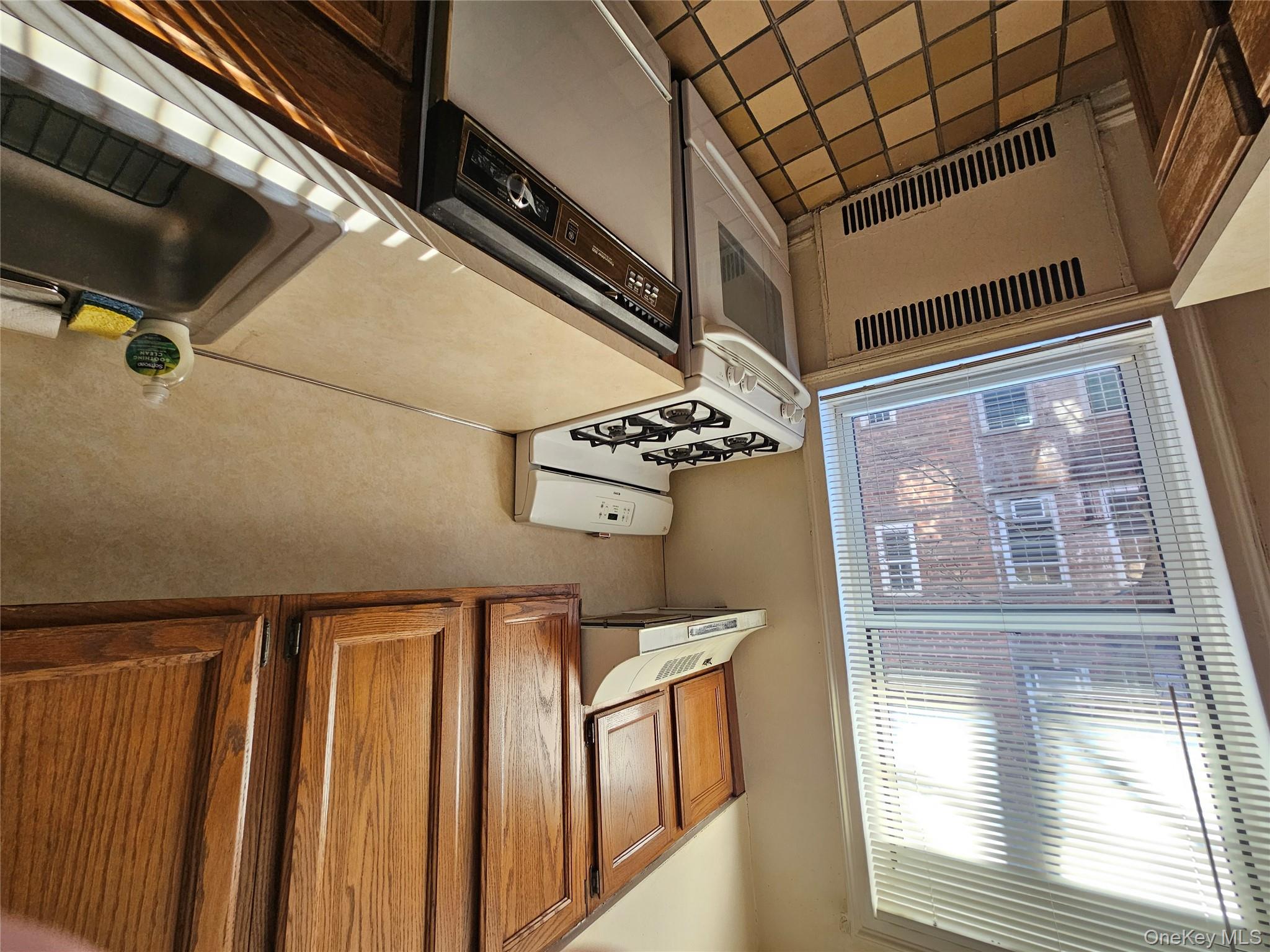 #9 photo, 111-39 76th Road, Куинс ‖ Forest Hills , NY 11375