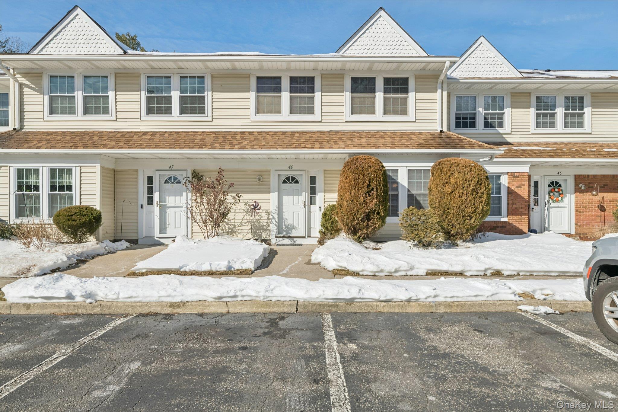 #1 photo, 46 Gazebo Lane, Holtsville , NY 11742