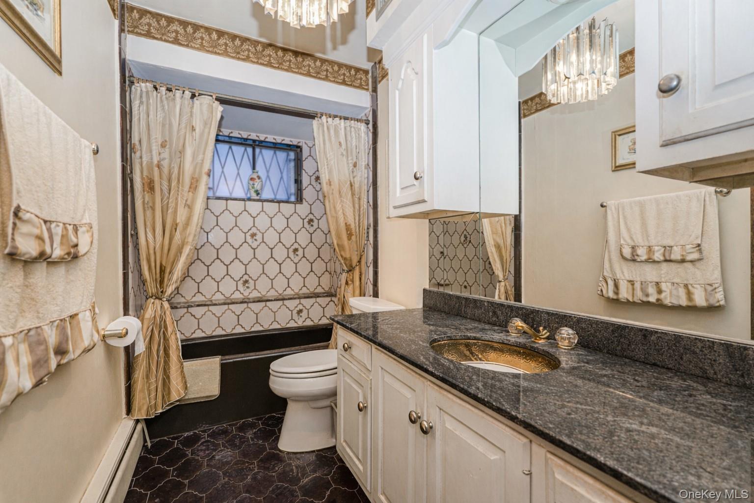 #12 photo, 15 Herkimer Street, סטטן איילנד Staten Island , NY 10301