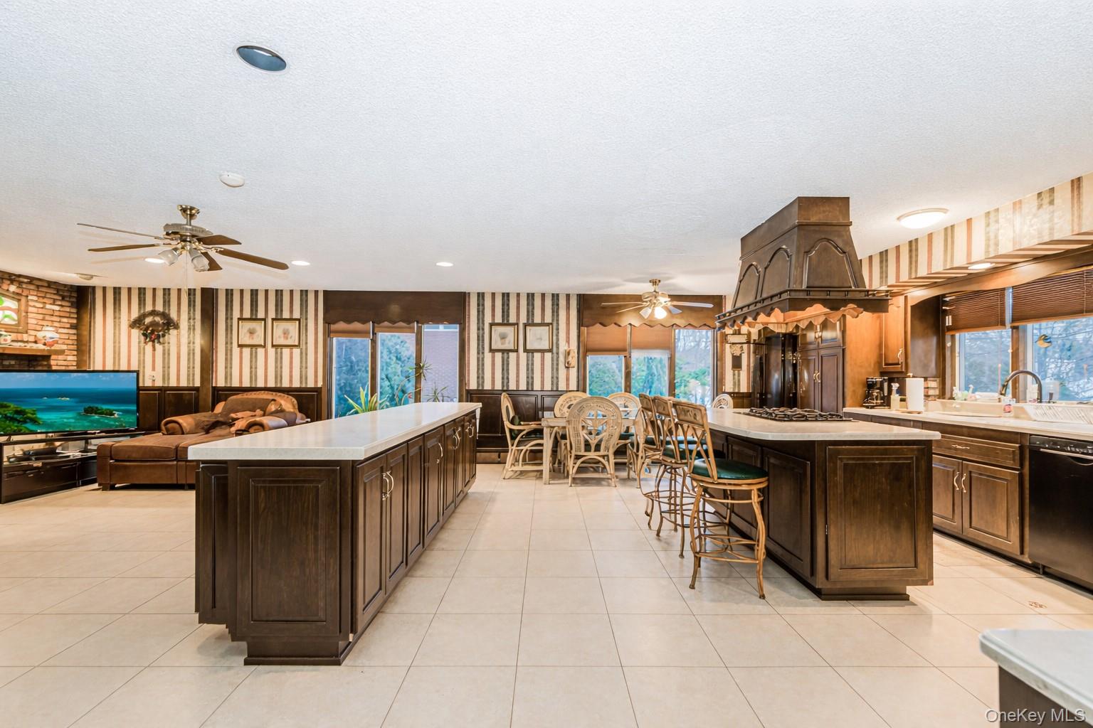 #8 photo, 15 Herkimer Street, סטטן איילנד Staten Island , NY 10301