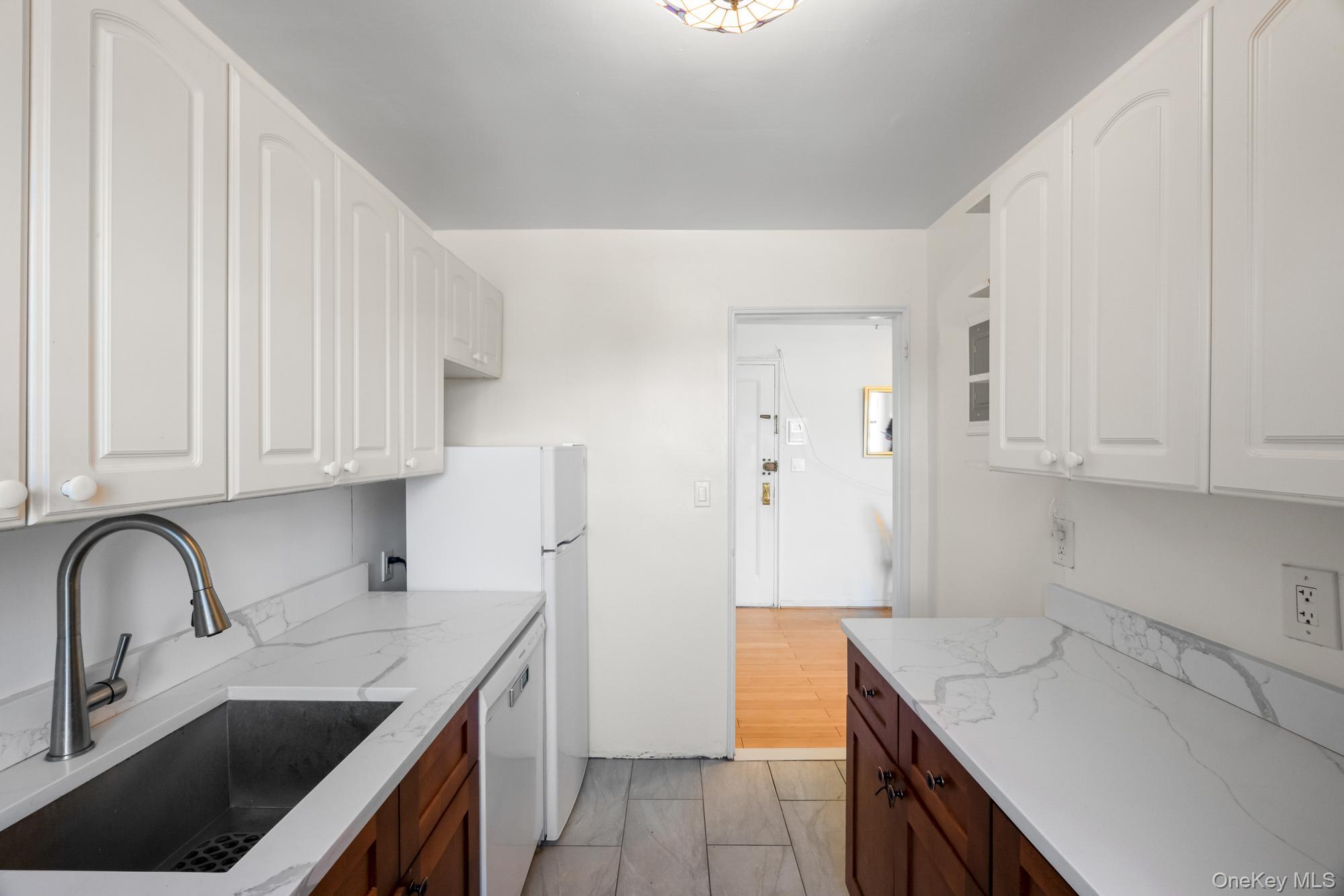 #6 photo, 46 Terrace Circle, ग्रेट नेक Great Neck , NY 11021