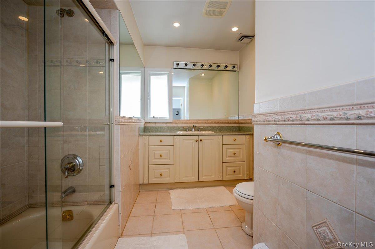 #11 photo, 821 Channel Road, מחוז נסאו Lido Beach , NY 11561