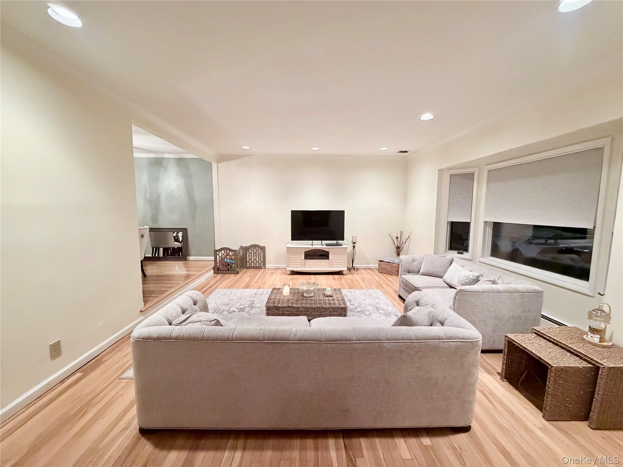 #2 photo, 821 Channel Road, מחוז נסאו Lido Beach , NY 11561