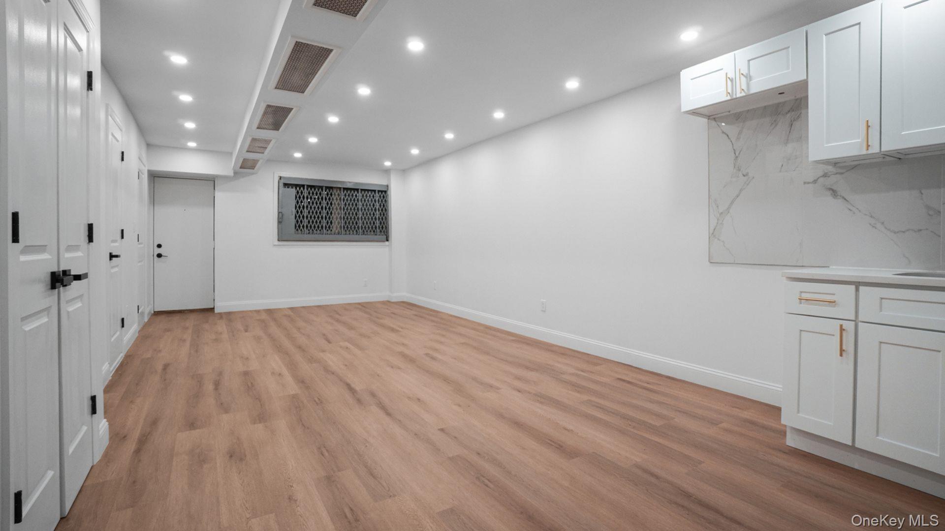 #18 photo, 3031 Edson Avenue, Bronx , NY 10469