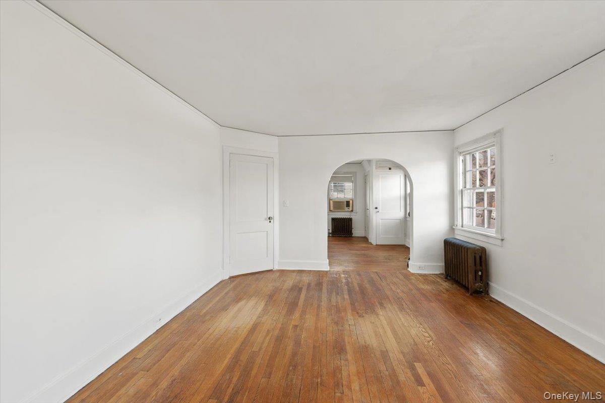 #16 photo, 310 W 263rd Street, הברונקס Bronx , NY 10471