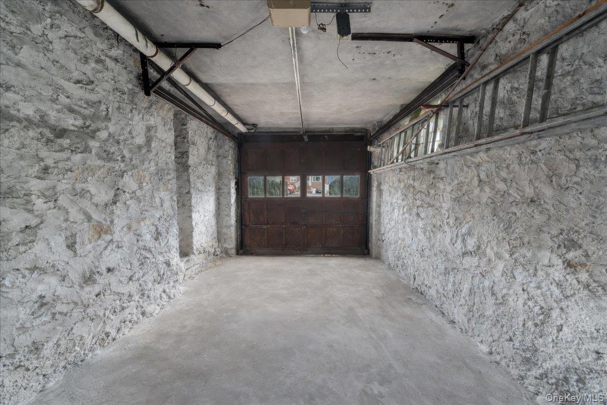 #4 photo, 310 W 263rd Street, הברונקס Bronx , NY 10471