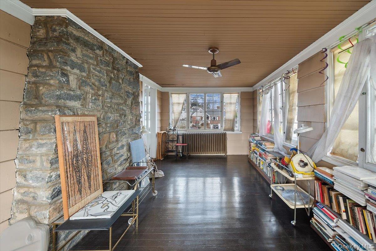 #8 photo, 310 W 263rd Street, הברונקס Bronx , NY 10471