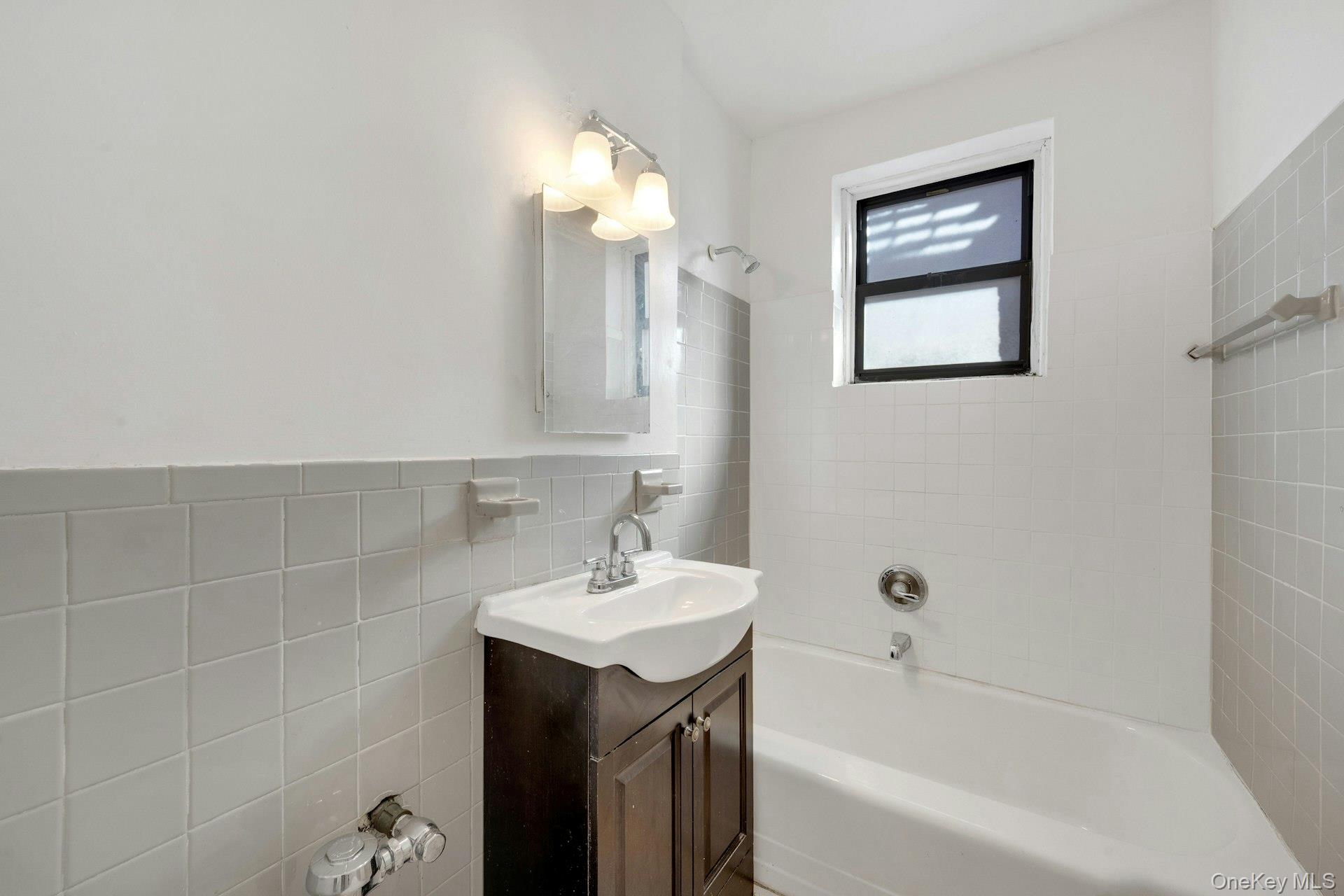 #11 photo, 10 N Broadway, White Plains , NY 10601