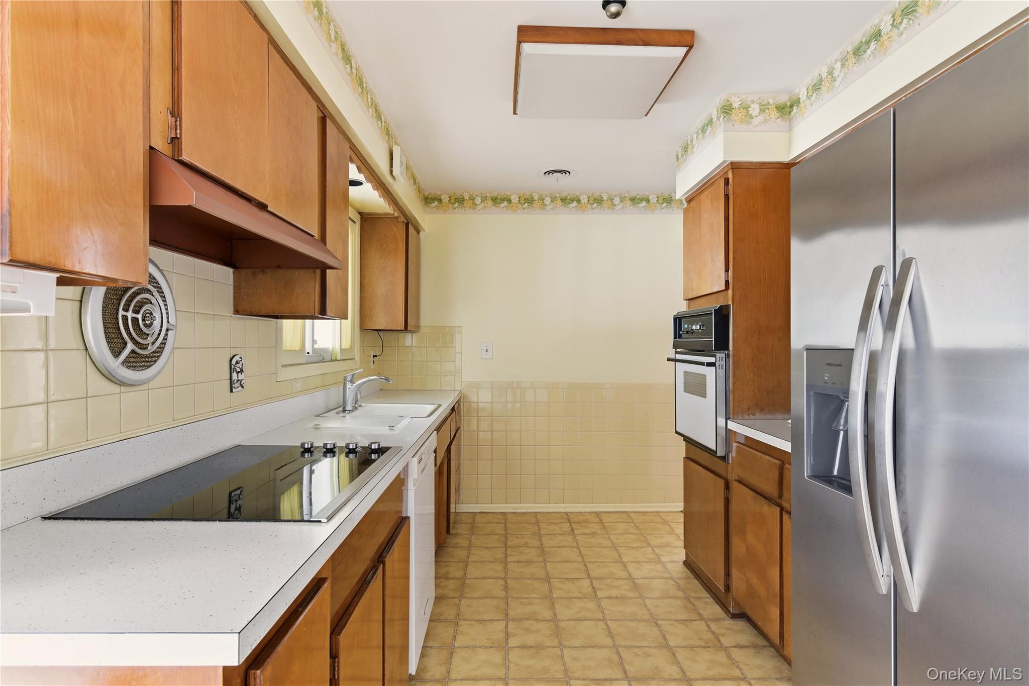 #11 photo, 75 Mimosa Drive, East Hills , NY 11576