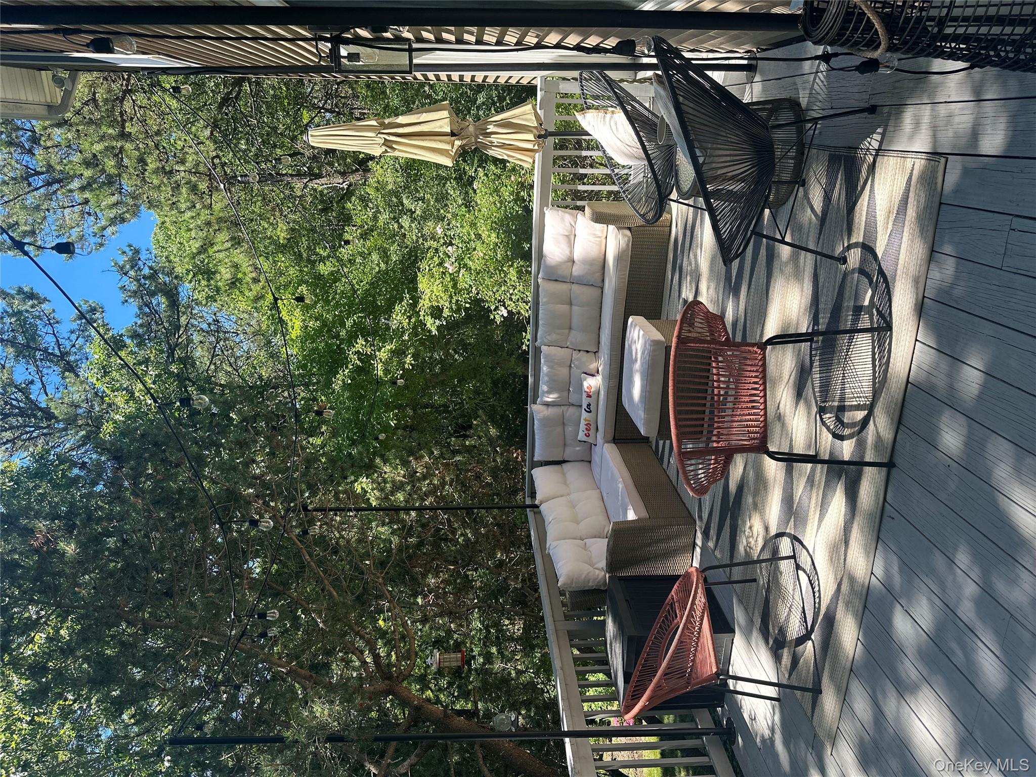 #17 photo, 3 1st Place, سوفولك East Quogue , NY 11942