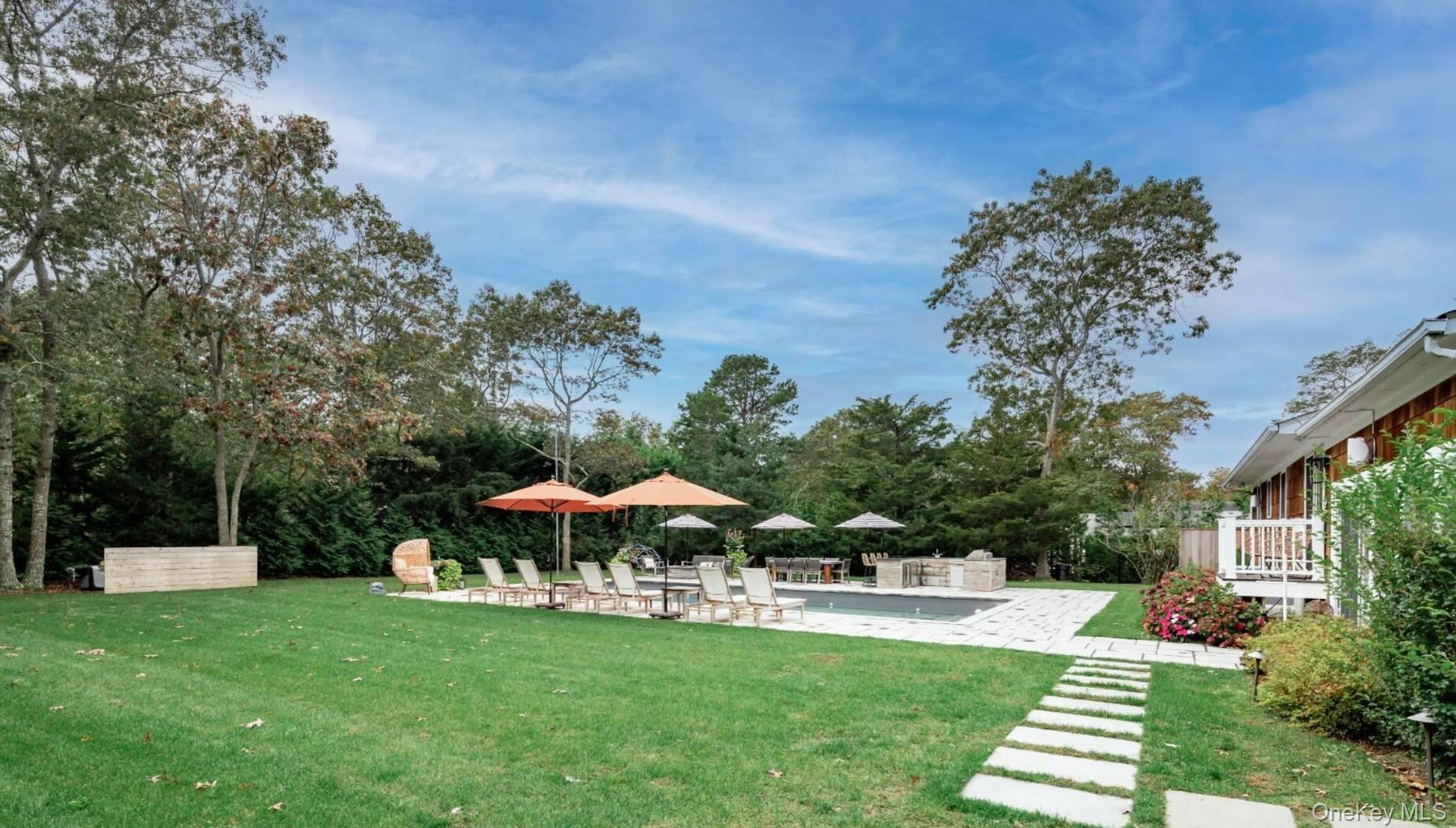 #1 photo, 45 Sherwood Road, Саффолк ‖ Hampton Bays , NY 11946