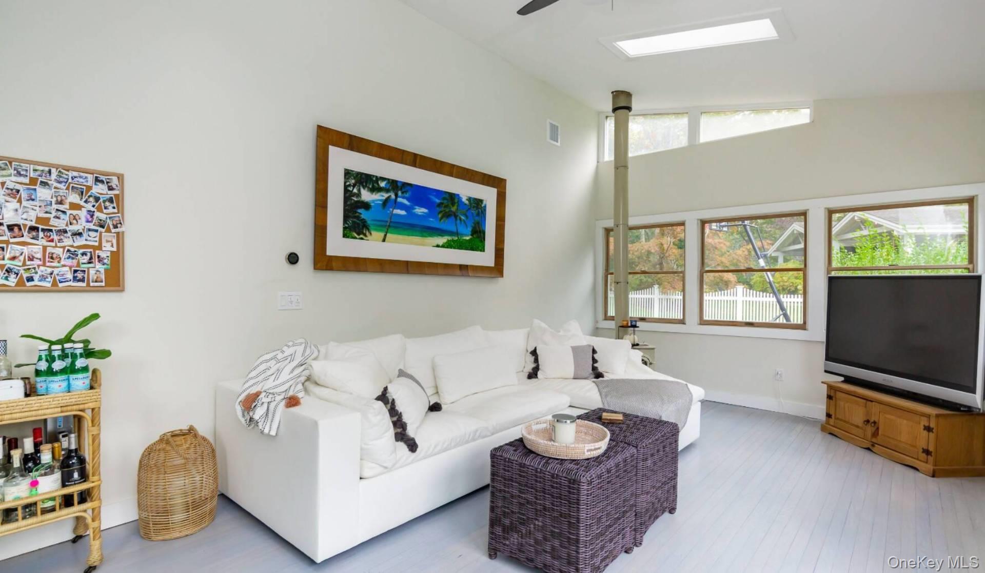 #8 photo, 45 Sherwood Road, Саффолк ‖ Hampton Bays , NY 11946