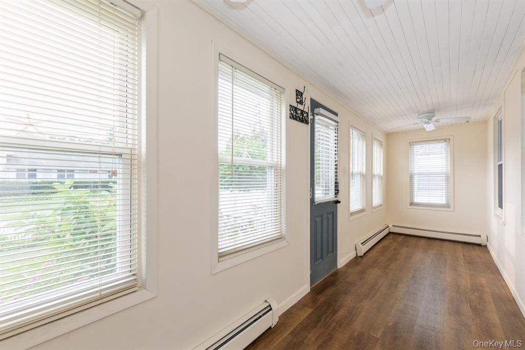 #2 photo, 109 Roosevelt Avenue, 东长岛 Sayville , NY 11782