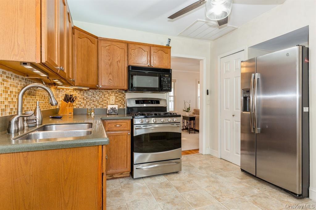 #7 photo, 109 Roosevelt Avenue, 东长岛 Sayville , NY 11782