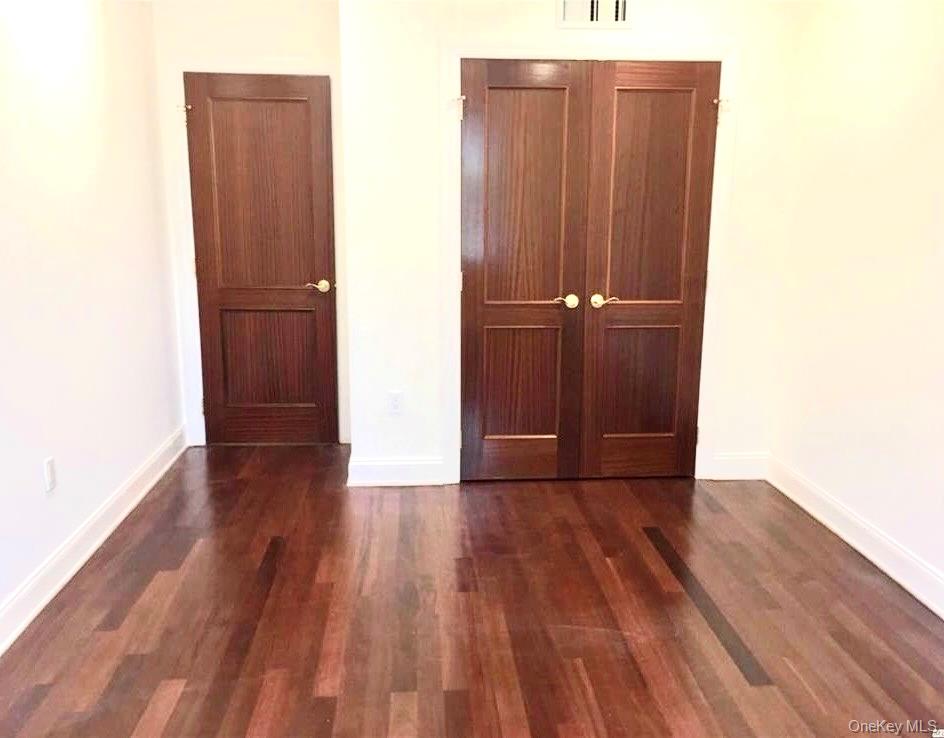 #12 photo, 171 sterling Great Neck Road, Great Neck , NY 11021