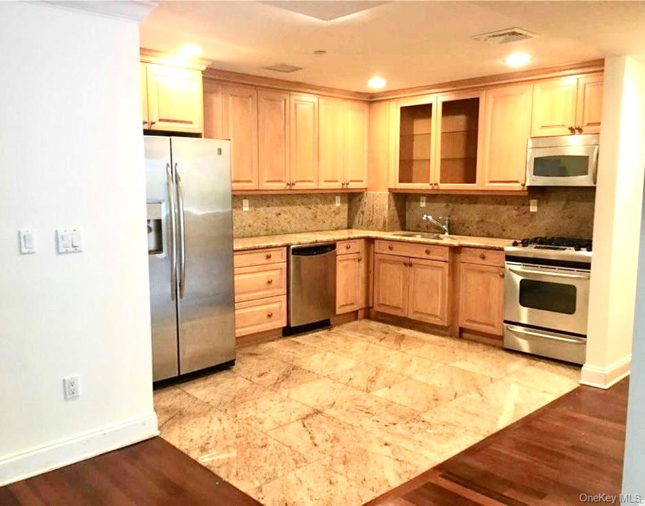 #15 photo, 171 sterling Great Neck Road, Great Neck , NY 11021