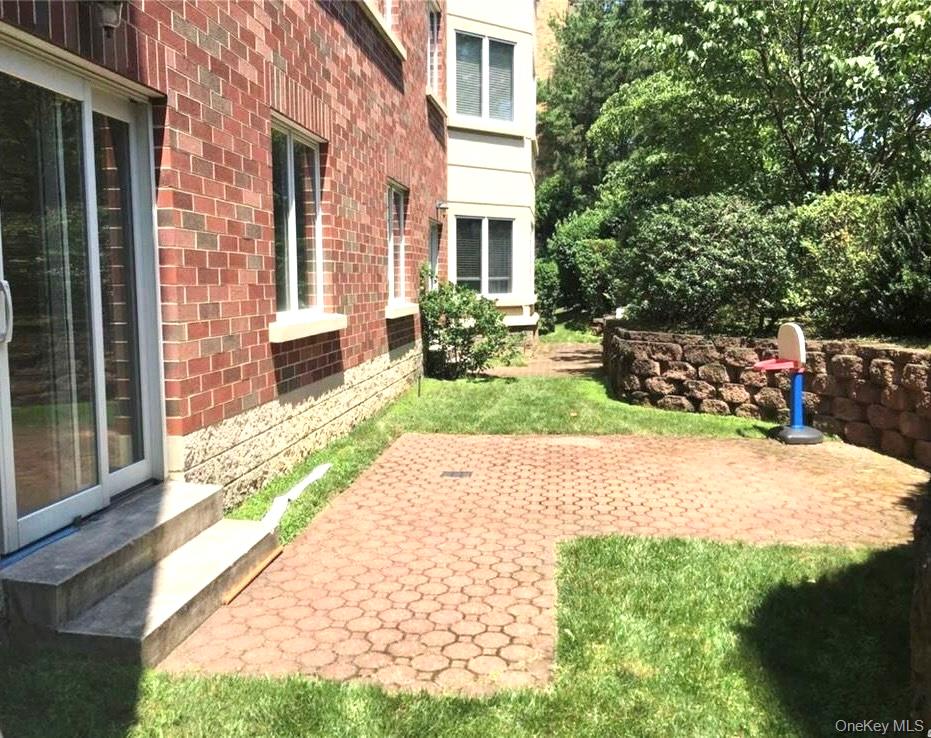 #8 photo, 171 sterling Great Neck Road, Great Neck , NY 11021