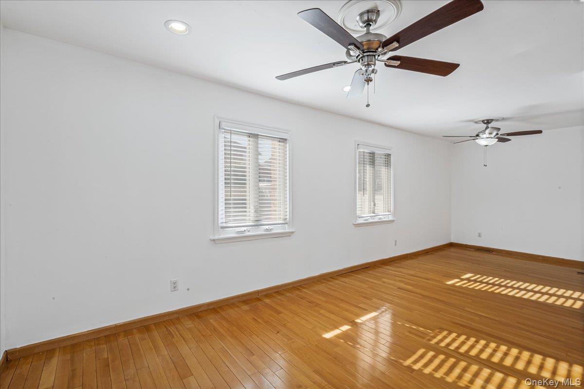 #12 photo, 157-40 9th Avenue, Куинс ‖ Beechhurst , NY 11357