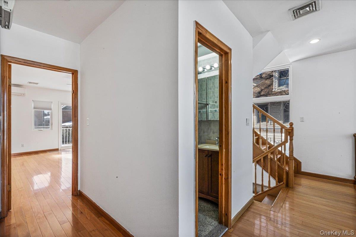 #17 photo, 157-40 9th Avenue, Куинс ‖ Beechhurst , NY 11357