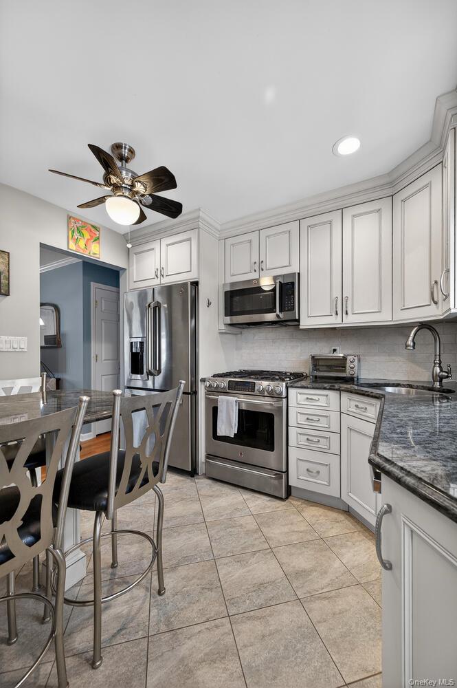 #11 photo, 113 Kuhl Avenue, Hicksville , NY 11801